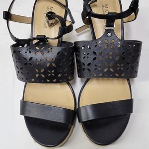 Womens  Micheal kors sandals size 8